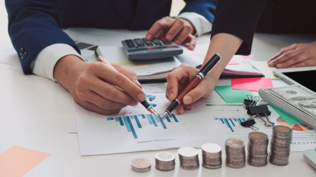 É possível sair das dívidas sem aumentar a renda?